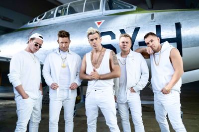 Silas Holst (i midten) er den mest kendte af de fem kunstnere i »The Boyband Tour«. Foto: PR-foto/Faceoff Mediahouse