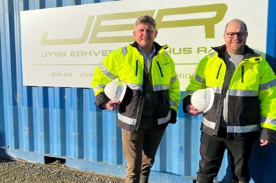 De to stiftere af Jysk Erhverv & Råhus, Jesper Friis Poulsen (t.v.) og Jesper Sørensen, lander et positivt resultat i virksomhedens første regnskabsår. - Vi har siden opstarten oplevet en fantastisk tillid fra vores mange kunder og samarbejdspartnere, lyder meldingen. Foto: PR-Foto