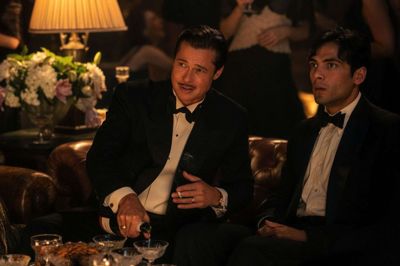 Brad Pitt er en af flere Hollywood-stjerner i »Babylon«, men alligevel må filmen tage imod drøje hug fra flere af de midtjyder, som har været i biografen og se den. Foto: Paramount/UIP