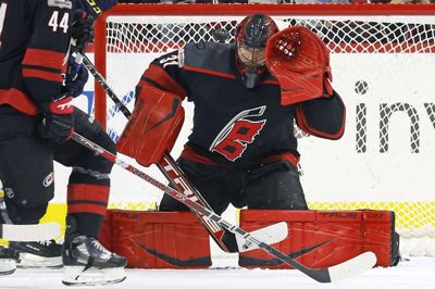 Den danske landsholdsmålmand Frederik Andersen var på plads i målet, da Carolina Hurricanes slog St. Louis Blues 4-1 i NHL natten til onsdag dansk tid. Foto: Karl B Deblaker/Ritzau Scanpix