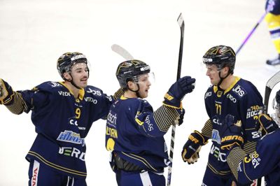 De nykårede pokalvindere fra Herning Blue Fox besejrede Esbjerg Energy i Kvik Hockey Arena. Foto: Chresten Bergh