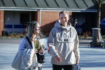 Femke Jansen Holleboom og Kristian Sav Madsen fra Lind vil have en ferie med frihed. En kør-selv ferie til USA er på deres ønskeseddel. foto: Chresten Berg