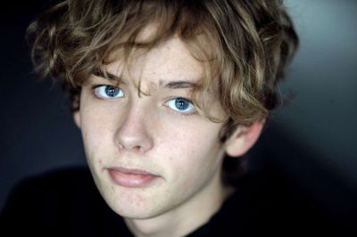 14-årige Bartosz Wnuk har i halvandet år cyklet med tilbudsaviser som fritidsjob - og han kan godt lide jobbet. Foto: Chresten Bergh