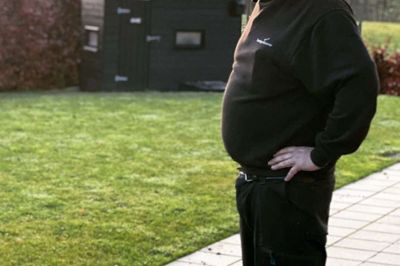 For Klaus Vanggaard er det spændende at tale med kunderne og høre om deres ønsker til et legehus. Foto: Privatfoto
