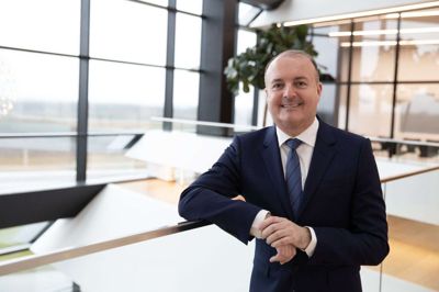 Michael Grosbøl: - Vi ser positivt på 2023. De nye beskæftigelsestal sætter igen rekord, og det er noget, som har stor betydning for vores tal. Jo flere mennesker i beskæftigelse i vores målgrupper, jo mere sælger vi. Foto: Mascot International
