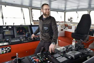 Claus Gjørret Jokumsen er kystskipper på færgen, der sejler mellem Fur og Salling. Foto: Lars Rasborg