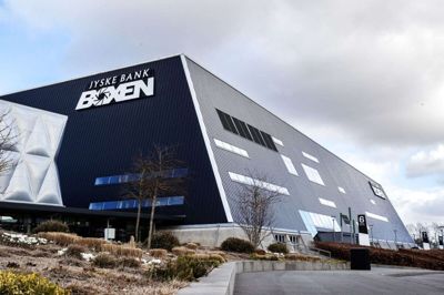 Nogle gange kan de lokale glemme det, men det fulde navn er faktisk Jyske Bank Boxen. Foto: Chresten Bergh.