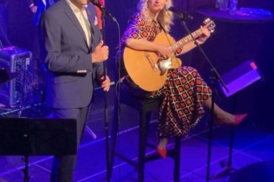 Jesper Lundgaard og Annette Heick indledte koncerten med en smuk udgave af sangen »Edelweiss« fra The Sound of Music.Foto: Merete Riis Jensen