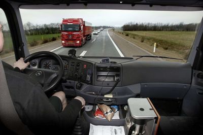 Transport- branchen burde få en gulerod i stedet for at blive pisket med ny afgift, mener Hans Kristian Skibby og Kenneth Fredslund Petersen. foto: Henrik Ole Jensen
