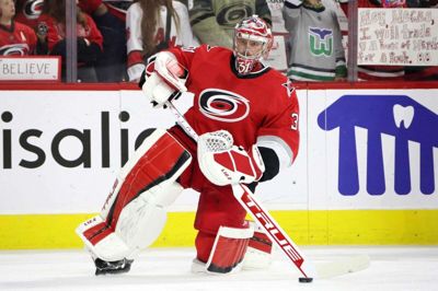 Frederik Andersen var i lange perioder en levende mur i målet, men herningenseren tabte sammen med Carolina Hurricanes til Florida Panthers. Foto: Bruce Bennett/Ritzau Scanpix