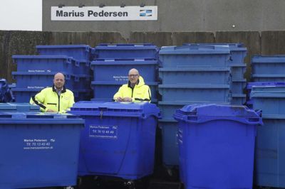 Torben Rønnow (t.v.) og Michael Stisens Herning-afdeling af Marius Pedersen har omkring 80 medarbejdere og 45 lastbiler, der transporterer affaldet. Foto: Henrik Ole Jensen