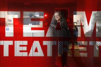 Team Teatret har været den daglige arbejdsplads for Dorthe Skøtt Bébe i 26 år. Men nu har hun sagt farevl til teatret for at drage mod nye udfordringer i København. Foto: Henrik Ole Jensen