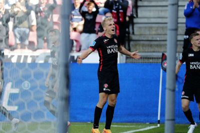 Gustav Isaksens modtager folkets hyldest. Foto: Chresten Bergh