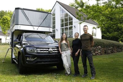 Når man rejser ud i verden, oplever man, at det, der er normalt for os danskere, ikke nødvendigvis er det for andre, siger Marie Boelskifte. Det er også på den måde, hun afslutter familiens foredrag om deres et halvt år lange rejse i Europa og Mellemøsten. På torsdag holder familien foredrag i Skibbild Nøvling Forsamlingshus, og der er udsolgt. Marie Boelskifte vil gerne holde mange flere foredrag og gerne for unge mennesker, så hun kan fortælle, hvor fantastisk det er at rejse. Foto: Henrik Ole Jensen