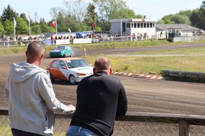 Folkerace var forbi Nørlundbanen, og der var dukket en god portion tilskuere op denne juni-dag. Foto: Mads Magnussen