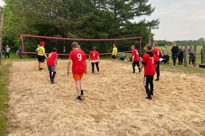 Beachvolley turnering er noget af det, der virkelig trækker gæster til årets byfest i Sørvad. Foto: Privatfoto