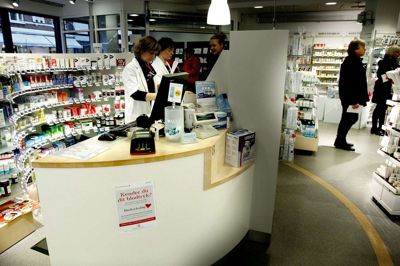 Flåtoverført hjernebetændelse er i Danmark kun en risiko på Bornholm og Tisvilde i Nordsjælland, men de inficerede flåter findes i store dele af udlandet. Herning Løve Apotek får på mandag yderligere 50 doser af vaccinen Ticovac, som er i restordre i det meste af Europa. Foto: Henrik Ole Jensen