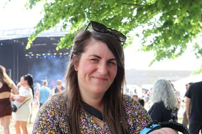 Atlas på knap tre måneder var taget til festival sammen med sin mor, Line Grønkjær. Foto: Merete Riis Jensen