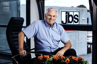 Claus Bjerg Sørensen forventede at begynde sin karriere i administrationen, men faderen Jens Bjerg Sørensen havde andre planer. Lørdag 1. juli kan anden generation af Bjerg Sørensen-familien fejre 50-årsjubilæum hos JBS, hvor også tredje generation arbejder. Foto: Chresten Bergh