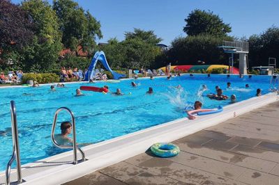 Hammerum Friluftsbad er ofte velbesøgt på de varme sommerdage - og åbenbart også i de køligere nattetimer. Foto: Privatfoto