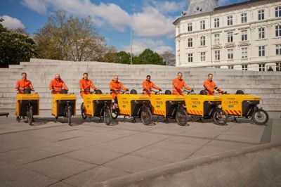 Med en investering i fem nye vejhjælpscykler har SOS Dansk Autohjælp syv elektriske ladcykler. Foto: Kristian Holm / SOS International