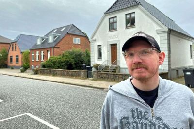 Byen må gerne udvikle sig, men helst med respekt for historien, så det også afspejler sig i bybilledet, hvor vi kommer fra, siger samlingschef Jesper Meyer Christensen fra Museum Midtjylland, som i marts forgæves gjorde indsigelse mod nedrivning af en villa fra 1929 i Overgade. Foto: Bo Lundgaard