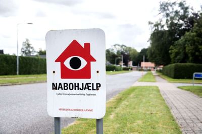 Gjellerups villaveje er fyldt med Nabohjælp-skilte, der skal afskrække potentielle indbrudstyve. Foto: Chresten Bergh