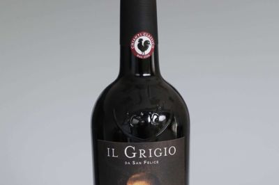 Den italienske Il Grigio Riserva Chianti Classico er fra producenten San Felice, og vinen er lavet på sangiovese-druen. Foto: Henrik Ole Jensen