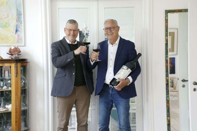 Torben Pedersbæk og Arne Laugesen skænker hen over efteråret op til tre aftner med fokus på vine med og uden bobler. Foto: Henrik Ole Jensen