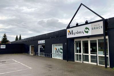 IM Genbrug åbner 1. september i nye omgivelser på Nytorv i Herning. Her er også butikken Only By Grace for nylig flyttet til - den sælger interiør, smykker, bøger, pynt og nipsting med et religiøst strejf. Foto: Kenneth Meinby Sørensen