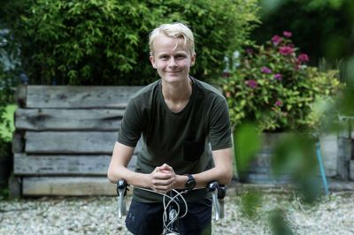 Af de tre triatlon-discipliner kan Theodor Nørtøft Bækgaard bedst lide at cykle, og på den 180 kilometer lange cykeltur stoppede han enkelte gange op for at nyde det smukke landskab. Foto: Chresten Bergh