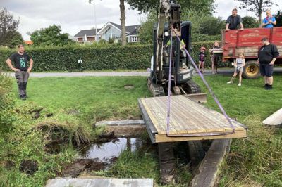 Arbejdsdag i Skibbild-Nøvling i sidste uge. Nu venter endnu en opgave for de frivillige - denne gang nede ved Lækmose Sø. Foto: Privatfoto