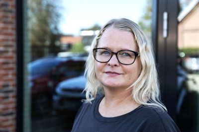 Der er info-møde for de 100 personer, der fyres hos Dagrofa. Vi mødes med Marianne fra HK, der arrangerer mødet og hun har lovet at finde fællestillidsmanden til os. Jeg er klar til afgang, når du er (mødet er fra 14-17)