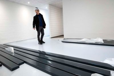 Opsparingen i NSG var ved at være tom, efter den tiltrængte renovering af byens klubhus. Derfor jubler formand Finn Brostrup over, at der er fundet penge i budgetforliget til blandt andet nye resultattavler. Foto: Tom Laursen