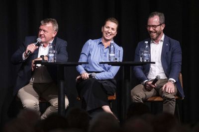 Mette Frederiksen, Lars Løkke Rasmussen og Jakob Ellemann-Jensen optrådte onsdag aften på Værket i Randers. I dag, torsdag, går turen til Herning.