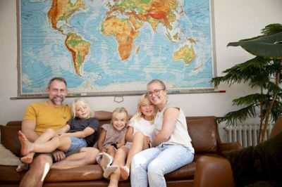 Line og Steffen Baden Lunn er overbevist om, at de og børnene kommer hjem med nye perspektiver på livet, når familien næste sommer vender hjem til Silkeborg og lejligheden på Århusbakken.
