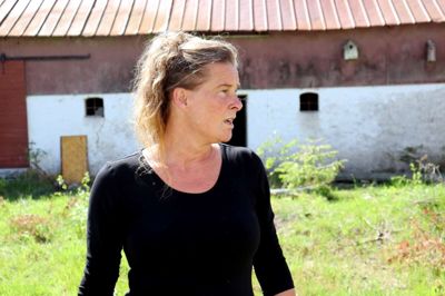 Karina Olsen er dybt chokeret over, at hendes hest tilsyneladende er blevet skamferet.