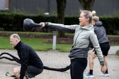 Randi Vemmelund går til den med håndvægtene. Foto: Chresten Bergh