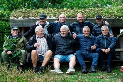 En flok af deltagerne fra det første hold »Kom ud, mand«, Herning Kommunes sundhedsprojekt, mødes stadig en gang om måneden. De er fra venstre bagerst Niels Villumsen, Hans Hansen, Flemming Kloster, Lars Frederiksen. Forrest Allan Andersen, Jørgen Iversen, Allan Dahm, Flemming Stagsted og Hans Pedersen.