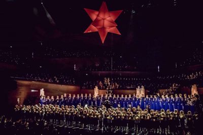 Julekoncerten med DR Pigekoret er en stor og meget populær begivenhed. I år medvirker også sangere fra DR Korskolen og musikalske gæster, der offentliggøres op til koncerten.