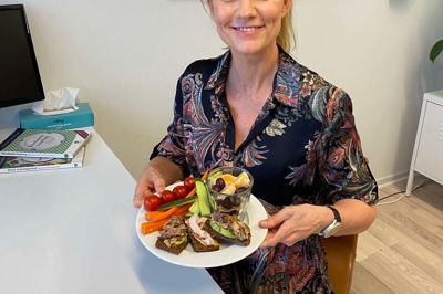 Ane Møller Bennetsen tager gerne hele farvespektret i brug, når frokosten tilberedes