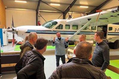 Herning Lufthavn og faldskærmscentret Dropzone Denmark havde mandag besøg af den borgergruppe, der er utilfreds med flystøjen. Det er borgerne fortsat, men ikke desto mindre foregik dialogmødet i en god og respektfuld tone.