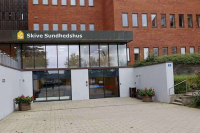 Manden kom til sundhedshuset kort før klokken 21