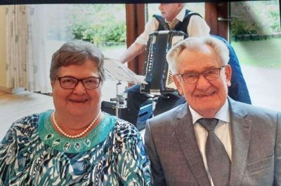 Esther og Bent Nybo, kan på torsdag, 30. november, fejre diamantbryllup. Her er Lind-parret fotograferet til en fødselsdagsfest for fire år siden.