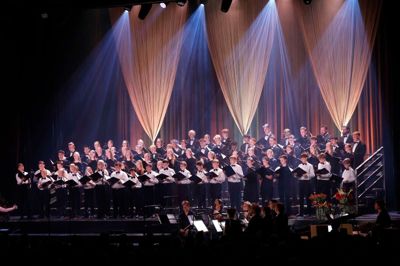 Pige- og drengekorene stillede senest op til den store julekoncert i kongrescentret. 5. juni er de tilbage i salen til jubilæumskoncerten.