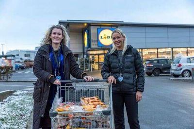 Overskudsmad fra blandt andet Lidl kommer økonomiske trængte familier i Aulum og Vildbjerg til gode.