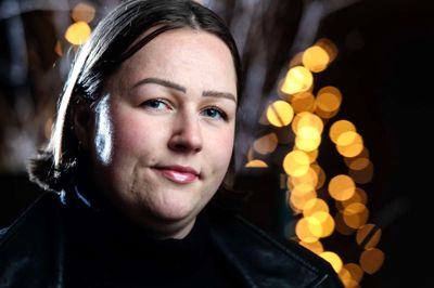 Vi mødte Caroline Thomkov Laursen en vinteraften i Strøgcentret. Det nye år byder på en flytning fra hjembyen til hovedstaden.