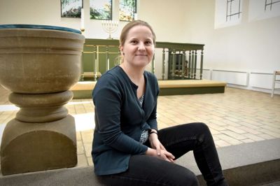 I otte år var Anne Linde Førgaard sognepræst i Ilskov, Simmelkær og Grove. Nu er hun tiltrådt i et nyt job i Balle ved Silkeborg.
