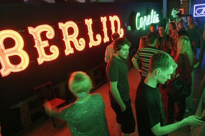 Neonmuseet er en af de mest unikke oplevelser i Warszawa, og der er rig mulighed for gode billeder til de sociale medier. foto: Ritzau Scanpix