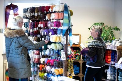 For tredje gang er der strikkefestival i Alhuset. Festivalen holdes hvert andet år. Arrangøren håber på mindst 200 gæster.